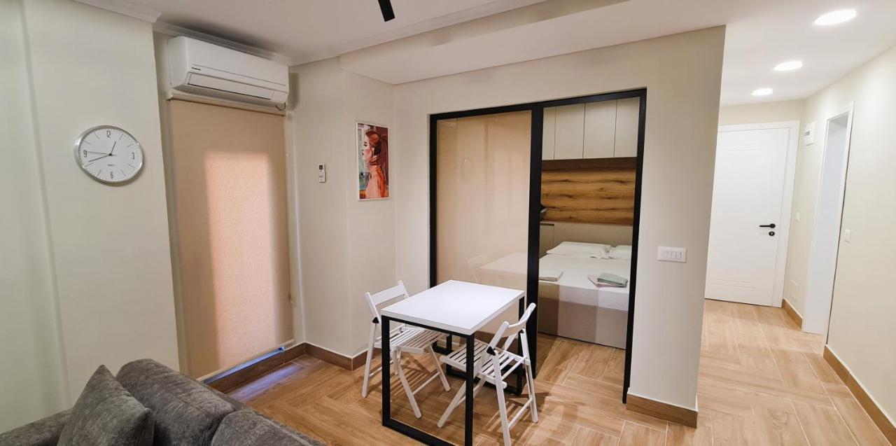 2V1 - Center Apartment 4 Тирана Екстер'єр фото