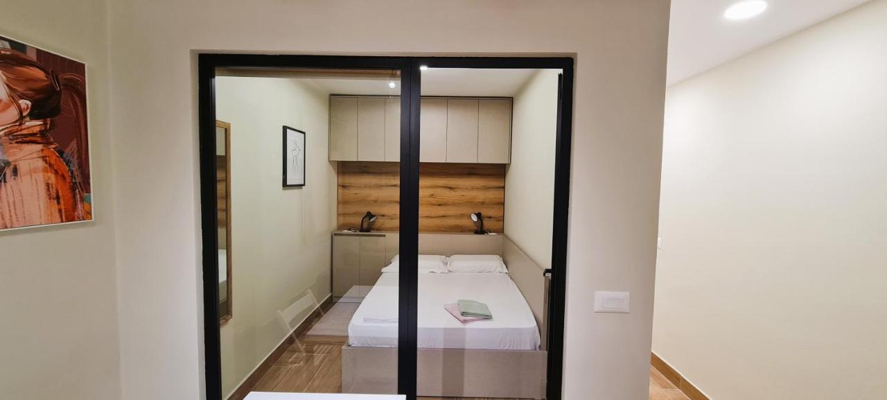 2V1 - Center Apartment 4 Тирана Екстер'єр фото